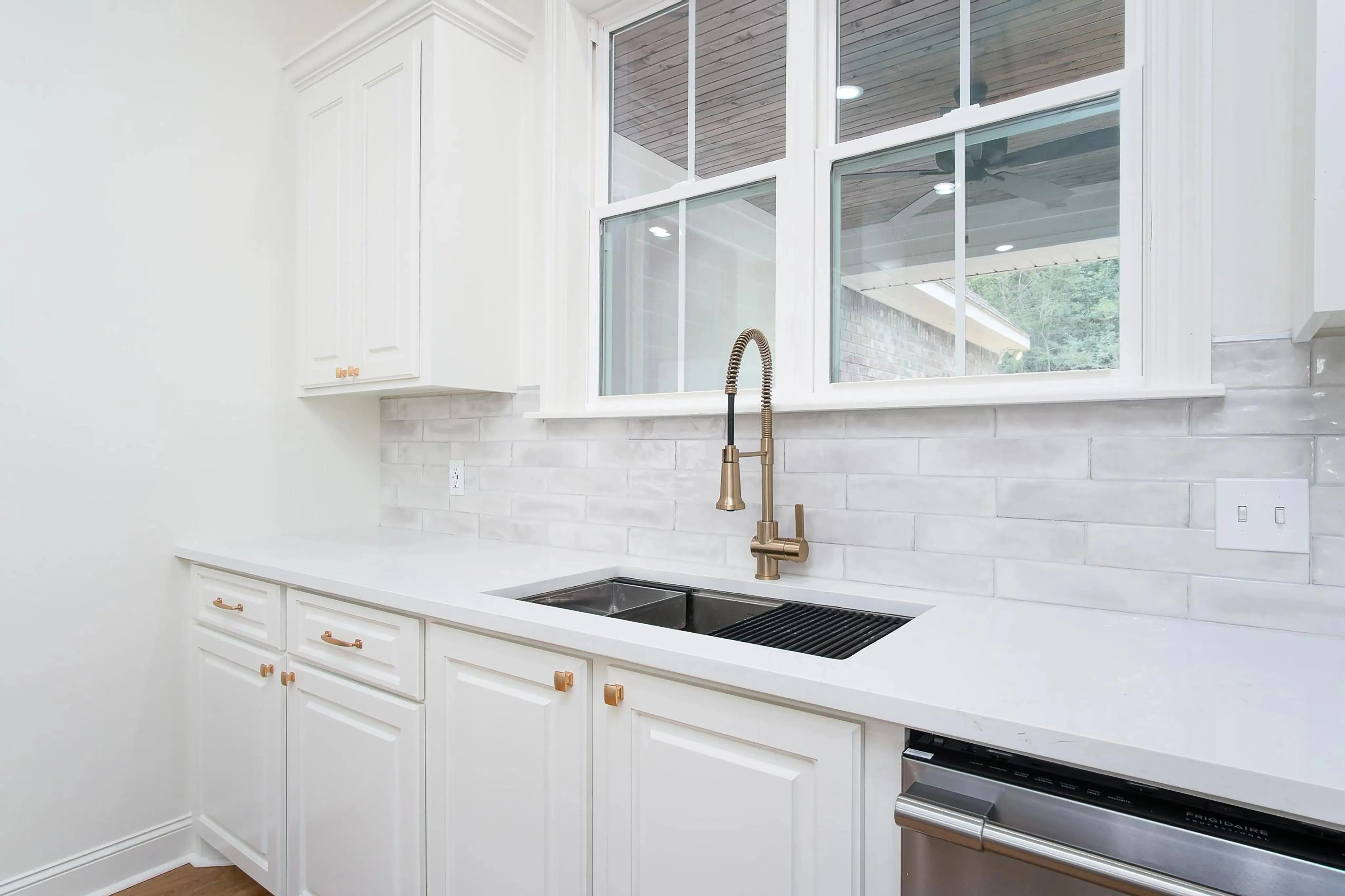 Charming 3-Bedroom Home with Expansive Living Spaces