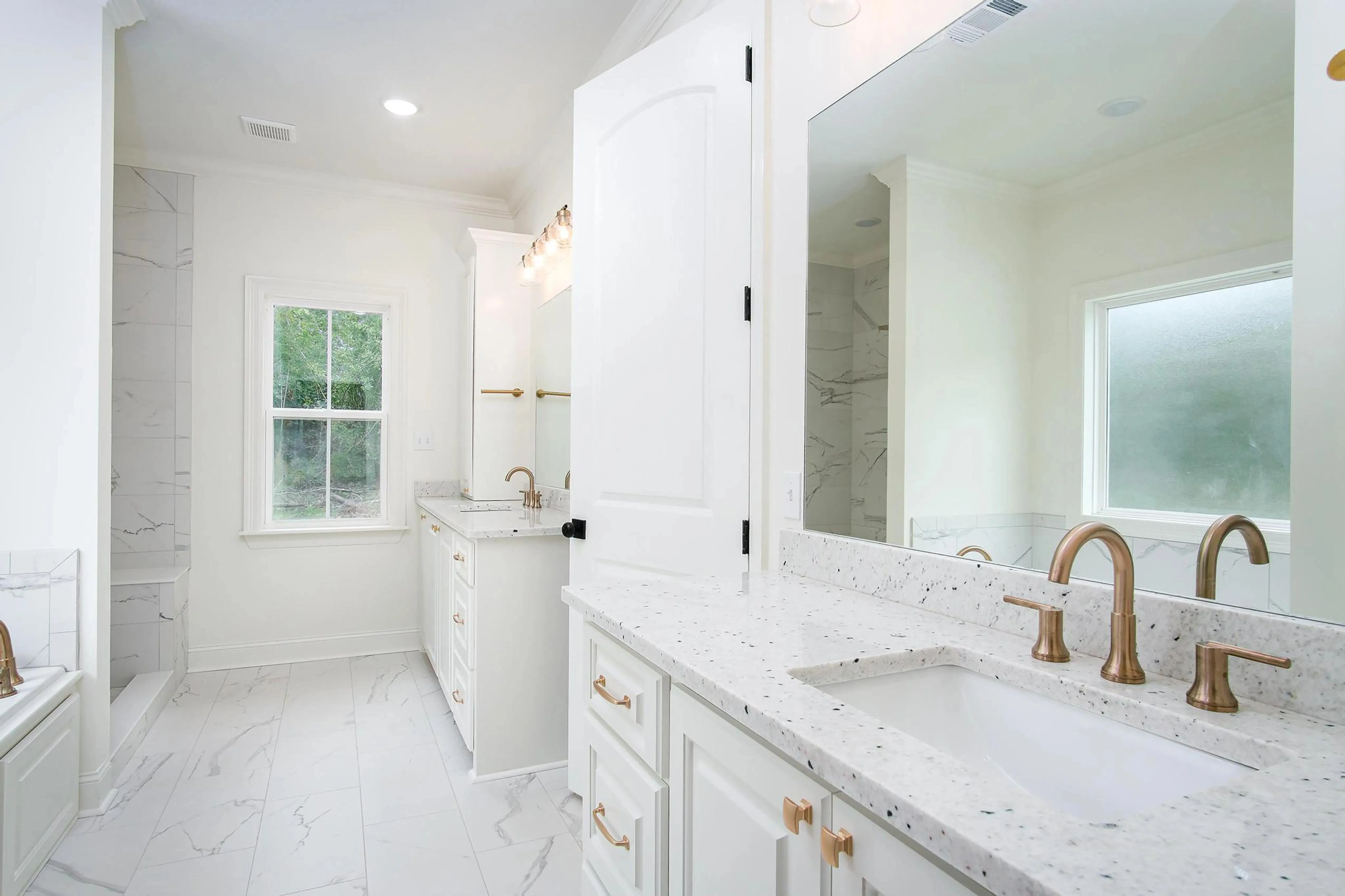Charming 3-Bedroom Home with Expansive Living Spaces
