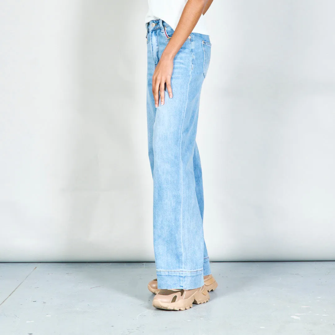 High-waist straight-leg jeans with contrast stitching wholesale