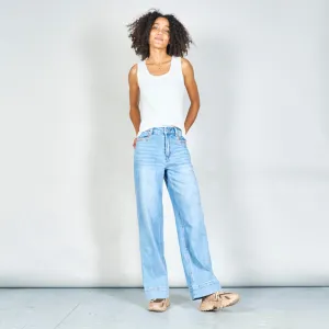 High-waist straight-leg jeans with contrast stitching wholesale