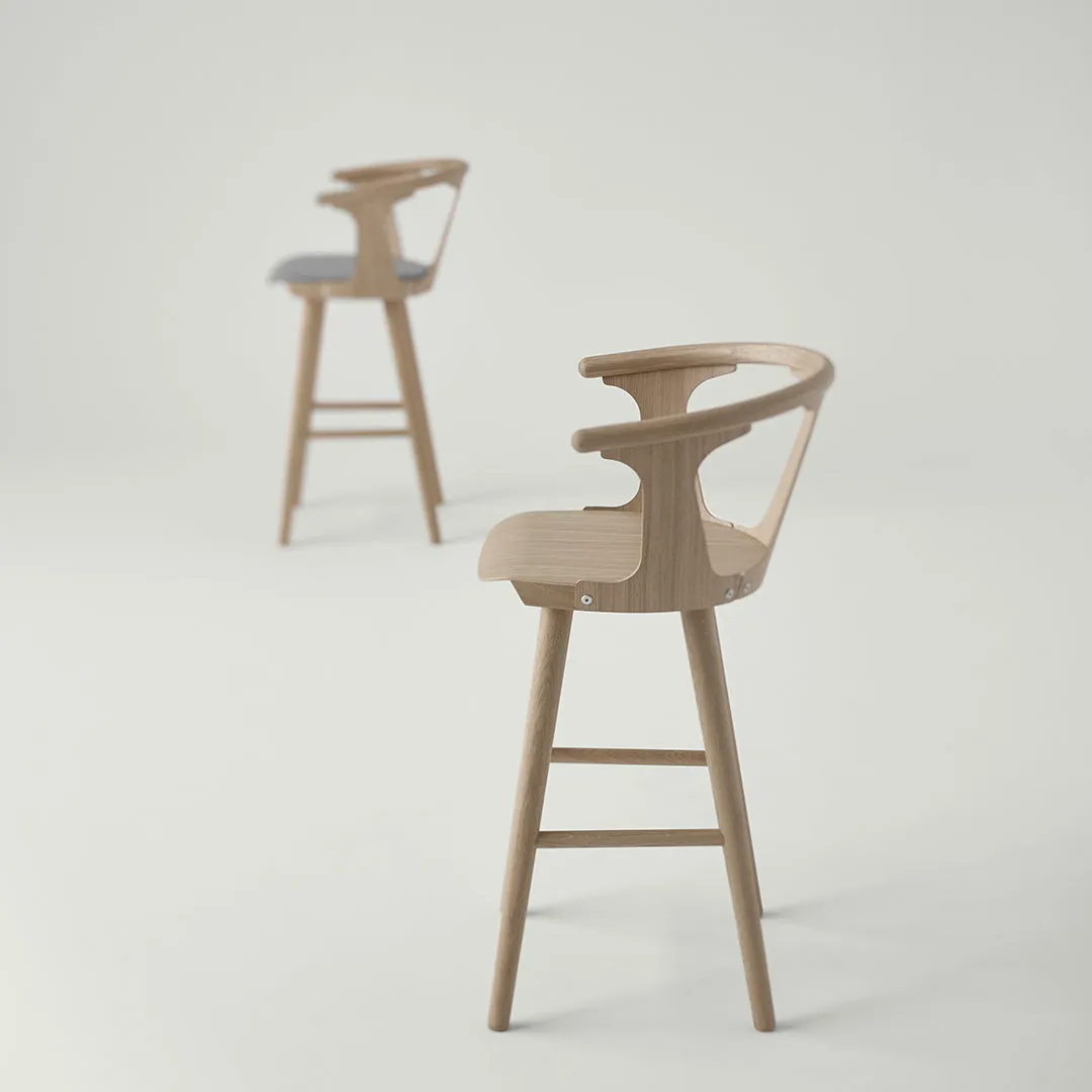 In Between SK9 Bar Stool