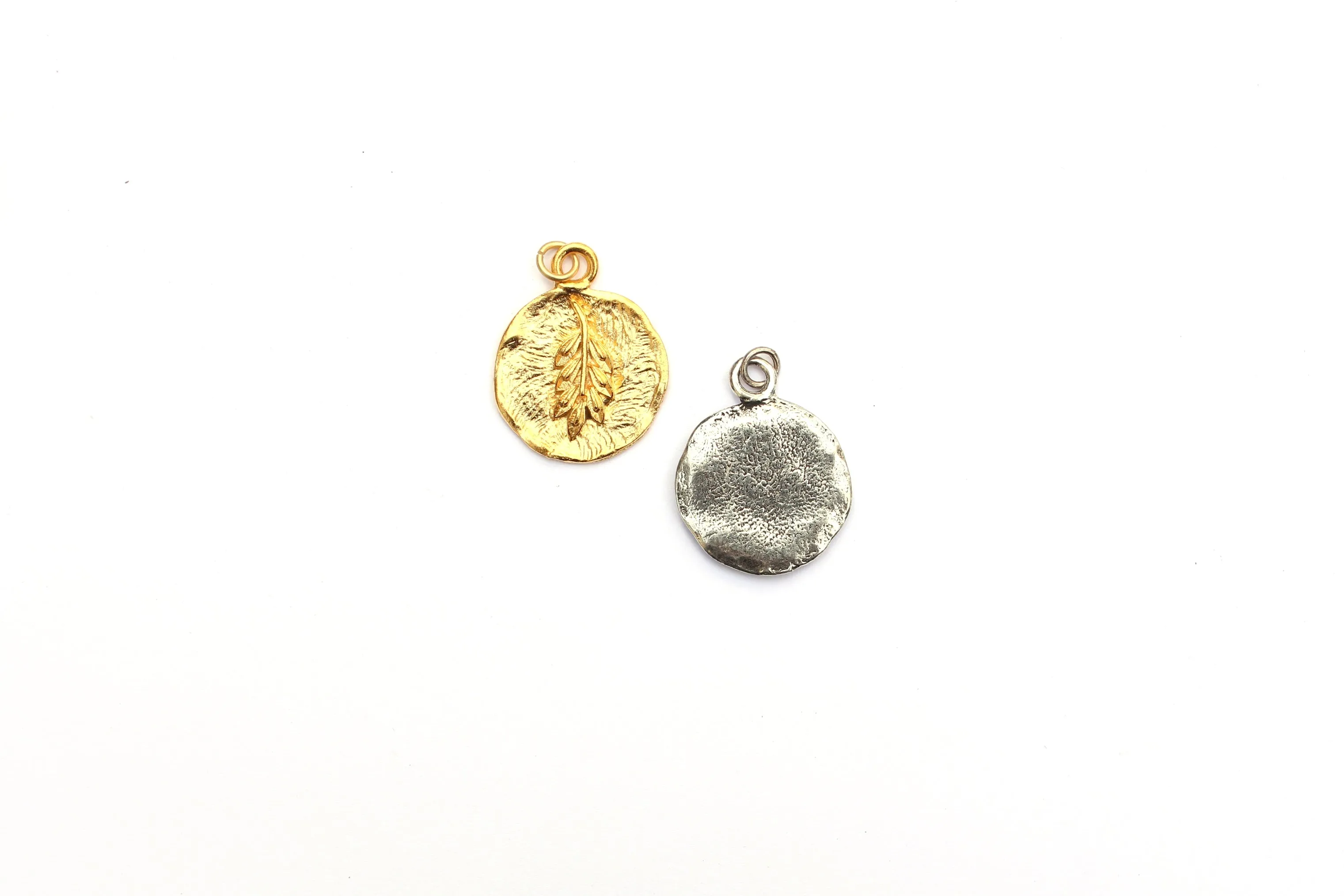 Ornamental Grass Pendant in Britannium – Nature's Whisper in Metal Form