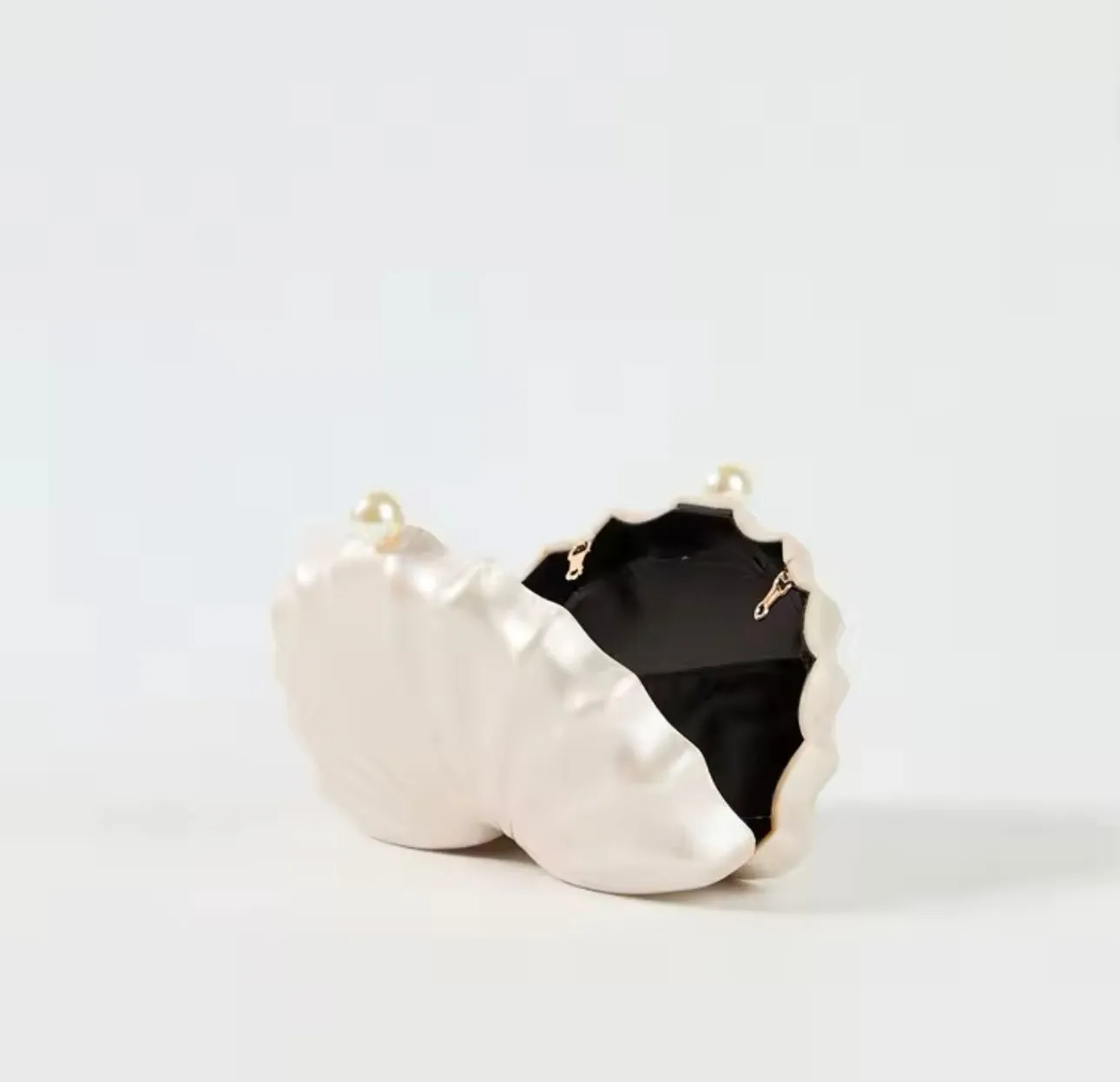 Pearly Shell Clutch Bag