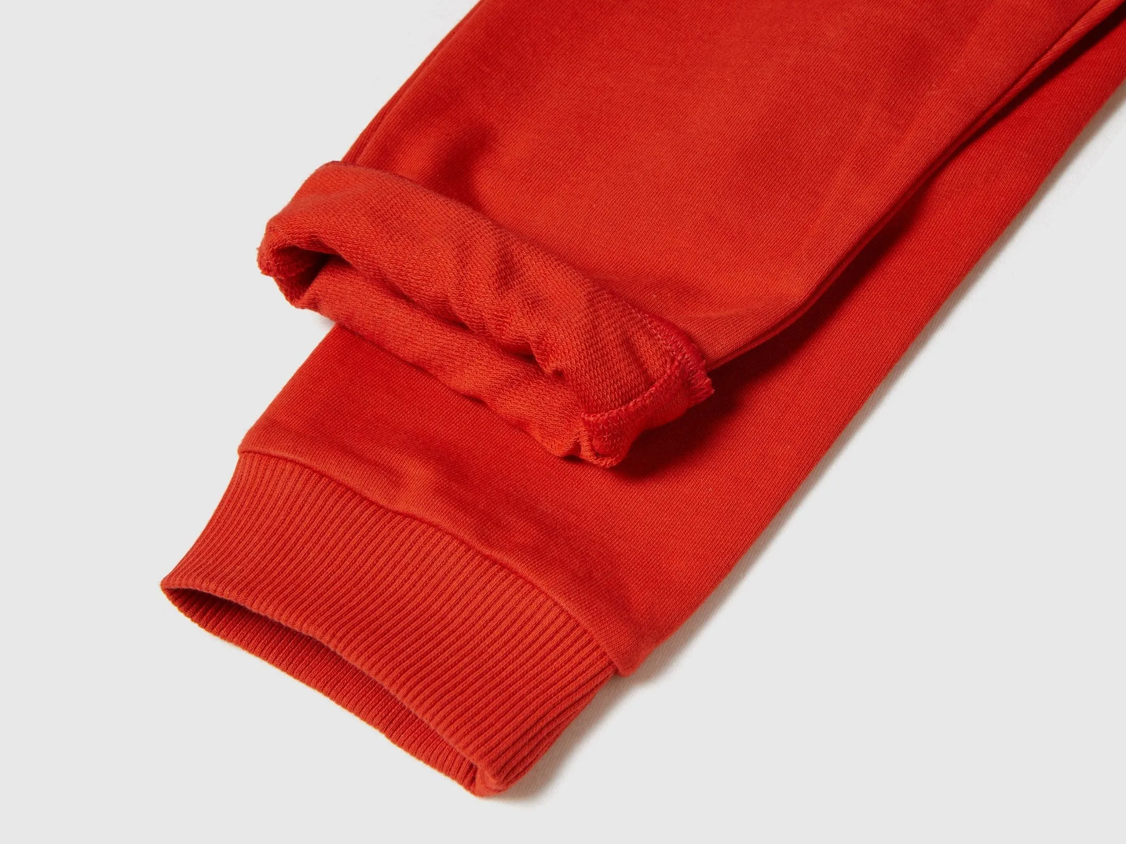 Sweatpants with drawstring
